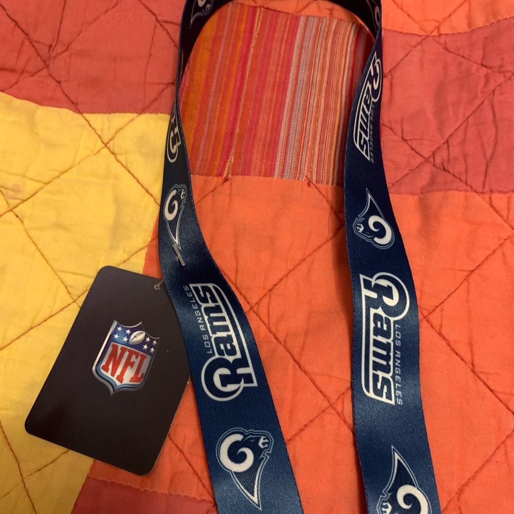 NEW L.A Rams keychain holder - Picture 3 of 3
